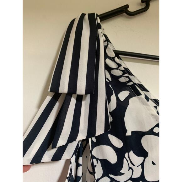 Cabi Shoulder Tie #5731  Navy/White Sleeveless Floral Print Medium Women's - Picture 4 of 8